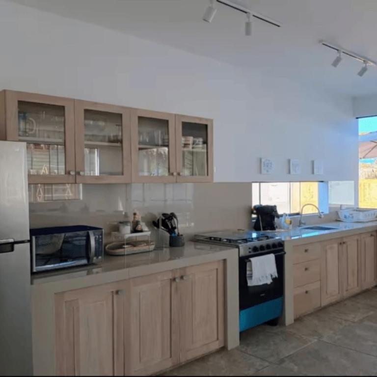 Casa de playa a metros del mar con piscina y BBQ - Casa de 4 dormitorios - 6