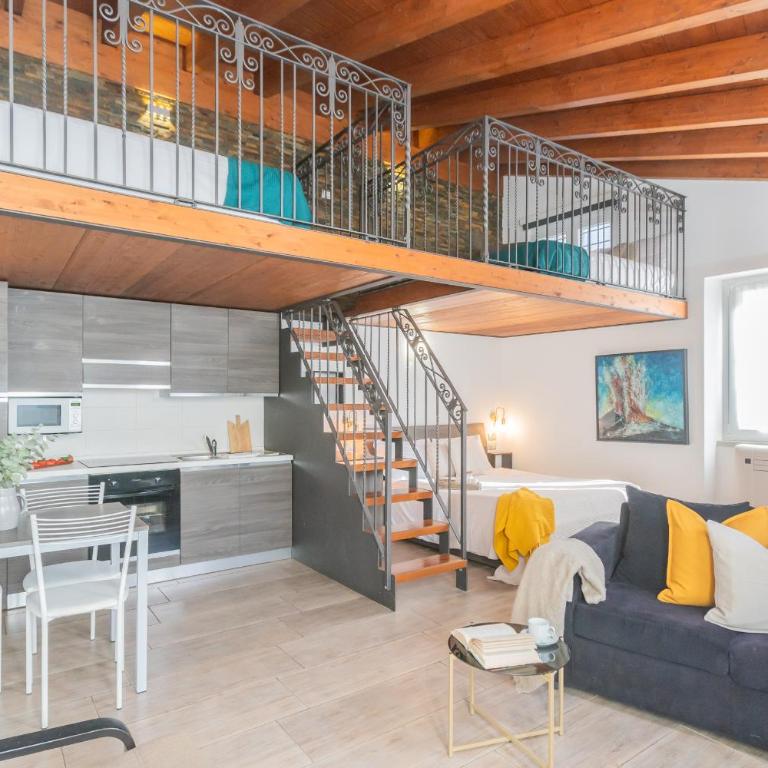 Domus in Como by Rent All Como - Monolocale su 2 Livelli - 3