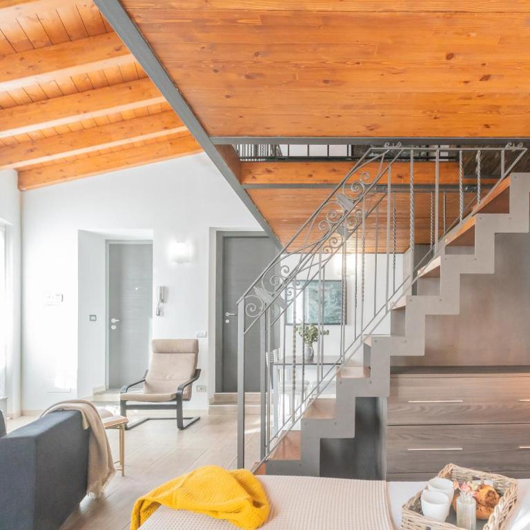 Domus in Como by Rent All Como - Monolocale su 2 Livelli - 6