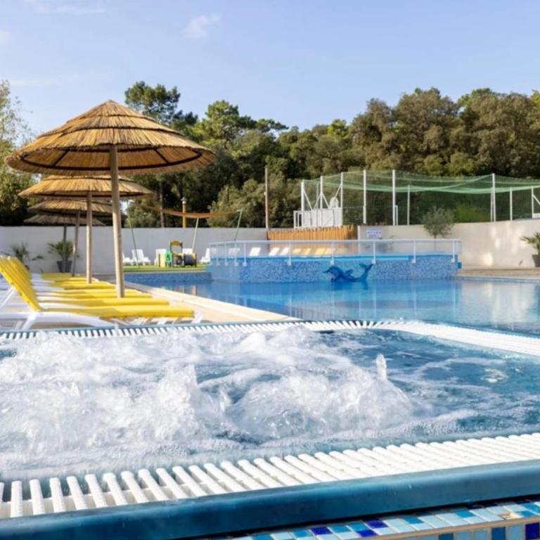 ZEcamping 4 jacuzzi piscine chauffée à 1km de la plage pet friendly - Casa Mobile - 17
