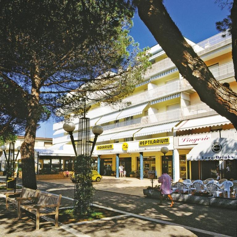 Bright flat with large balcony in Bibione - Apartment - 18