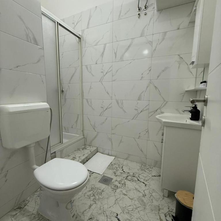 Royal Blue Central Point - Superior Triple Room - 13
