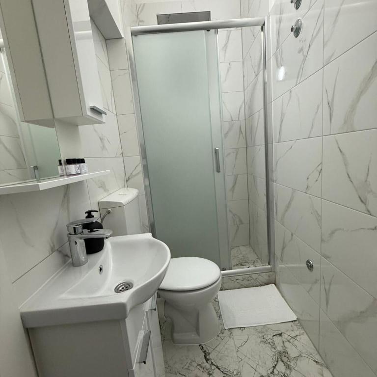 Royal Blue Central Point - King Room - 7