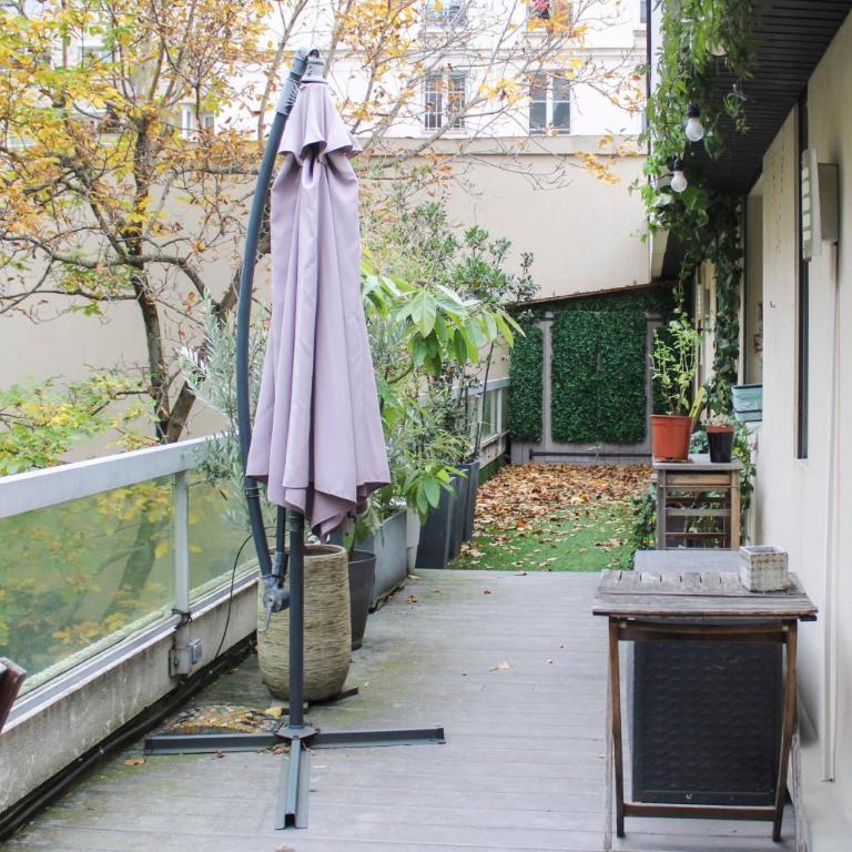 Spacious apartment with terrace near the Marais - Apartamento - 24
