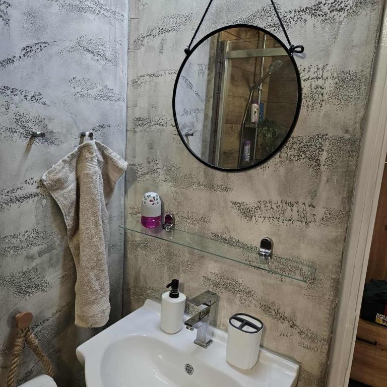 BK Apartment - One-Bedroom Apartment - 16