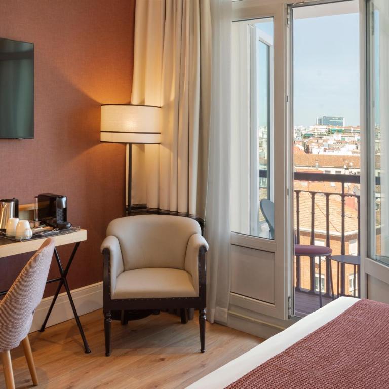 Catalonia Plaza España Hotel & Spa - Habitación Doble Superior con balcón - 6