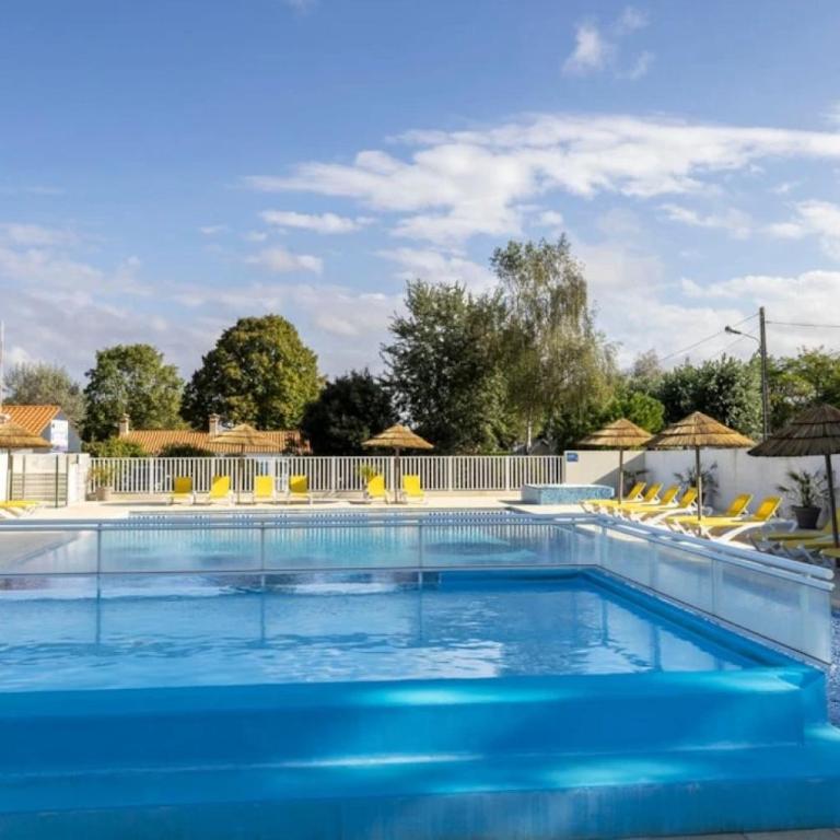 ZEcamping 4 jacuzzi piscine chauffée à 1km de la plage pet friendly - Casa Mobile - 2