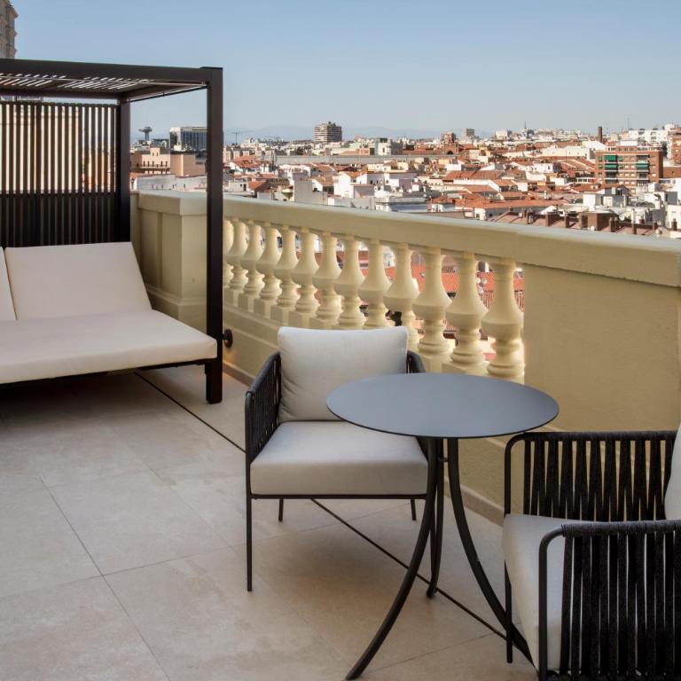Catalonia Plaza España Hotel & Spa - Suite con terraza - 8