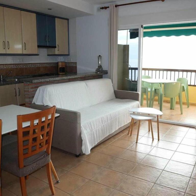 Apartamento cerca de la Playa con Terraza y Hermosas Vistas al Mar - Apartamento de 2 dormitorios - 12