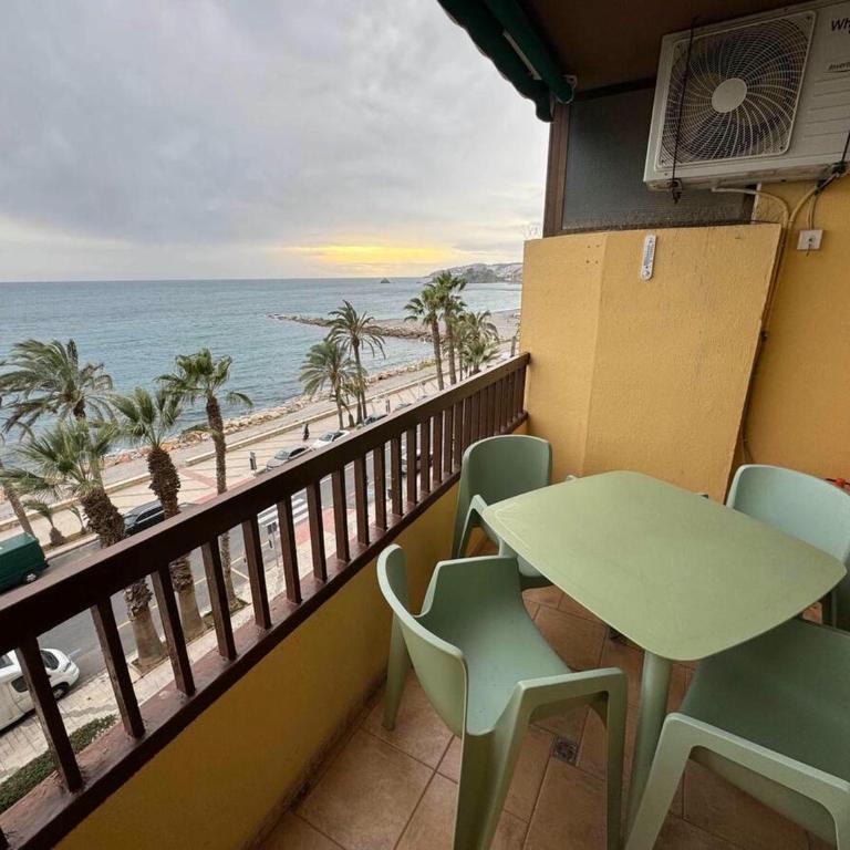 Apartamento cerca de la Playa con Terraza y Hermosas Vistas al Mar - Apartamento de 2 dormitorios - 15