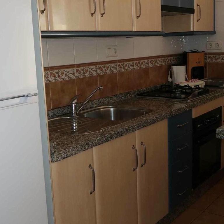 Apartamento cerca de la Playa con Terraza y Hermosas Vistas al Mar - Apartamento de 2 dormitorios - 16
