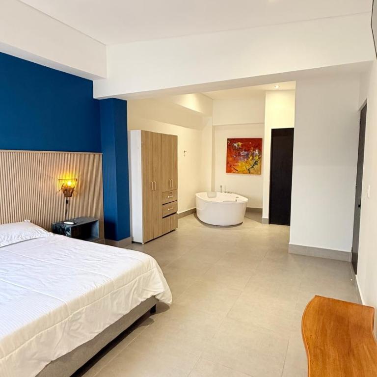 Hotel Gallery Boutique - Deluxe Room - 11