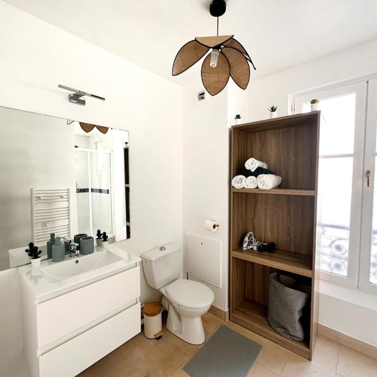 Celine 31 Bright Apartment Between Champs Élysée and Eiffel Tower - Two-Bedroom Apartment - 15