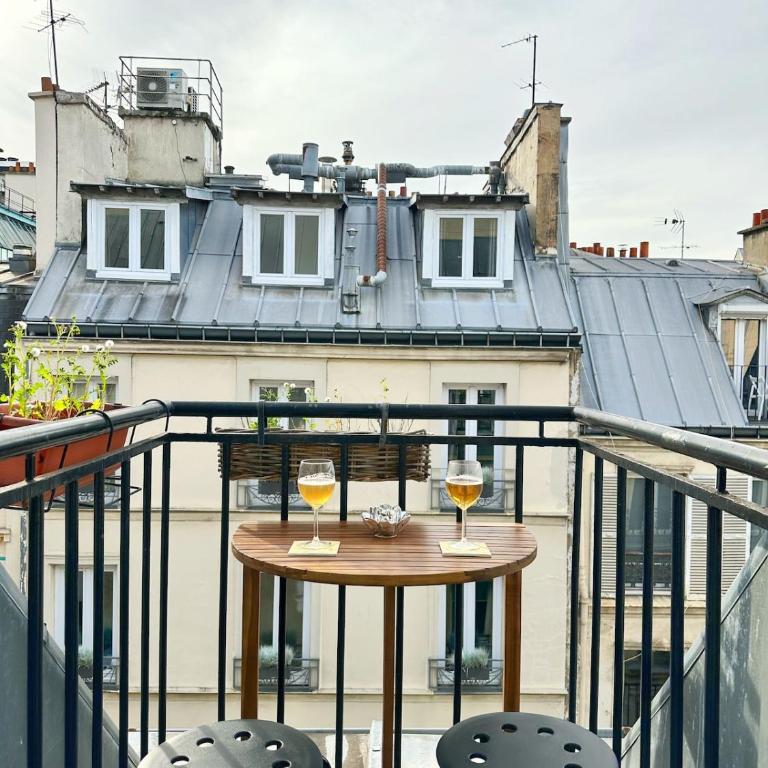 Celine 31 Bright Apartment Between Champs Élysée and Eiffel Tower - Two-Bedroom Apartment - 27