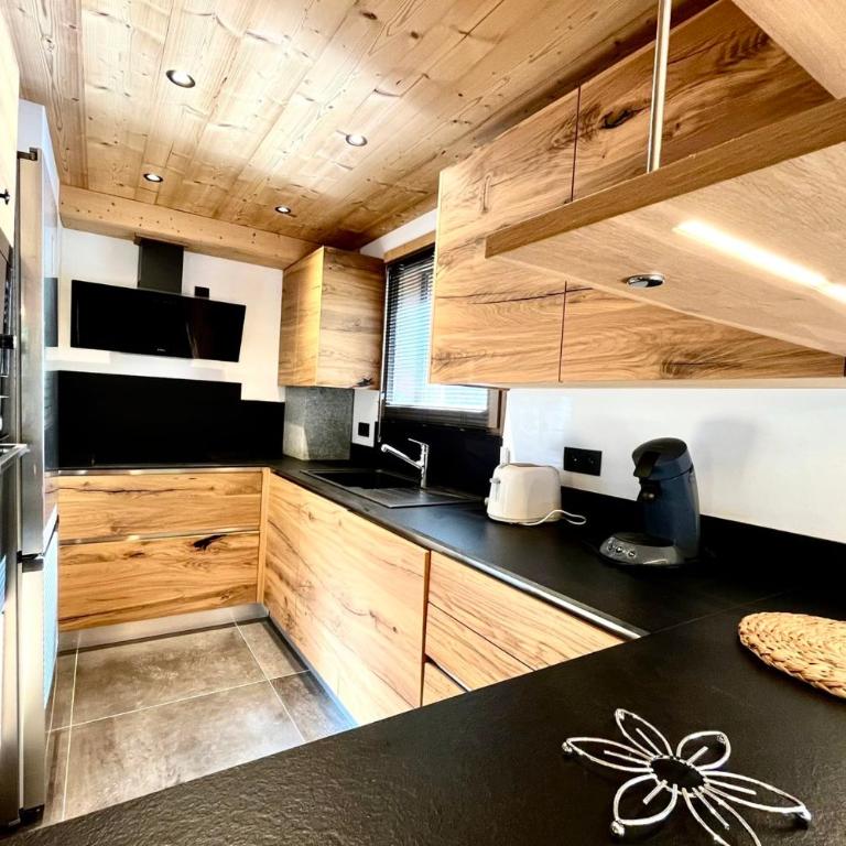 Cozy chalet in Combloux near the slopes - Chalet - 5