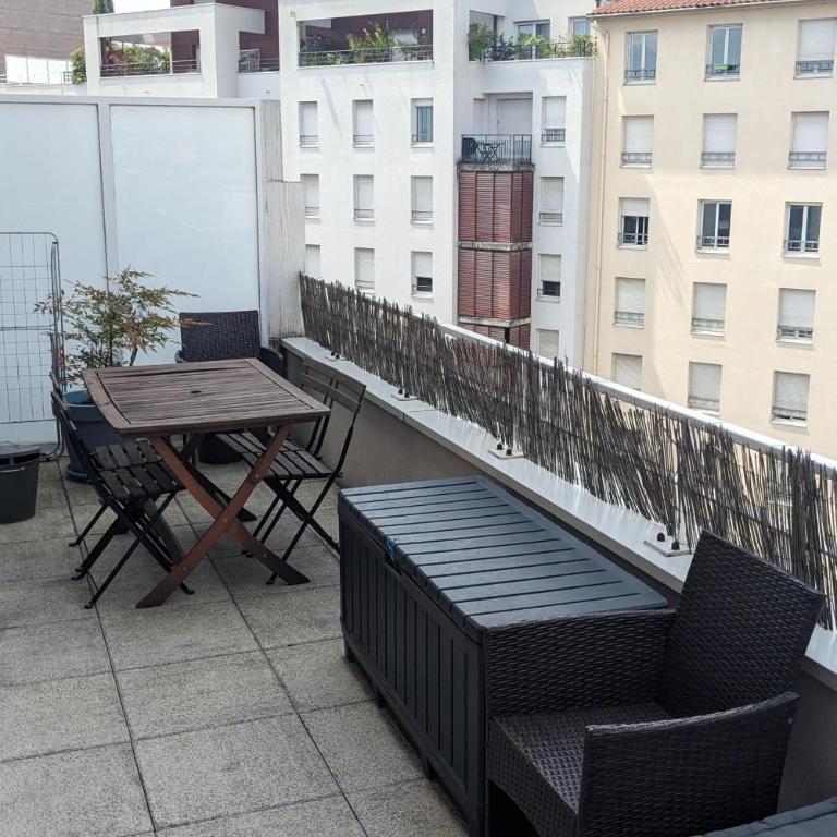 Comfortable apartment near transport - Apartamento - 1