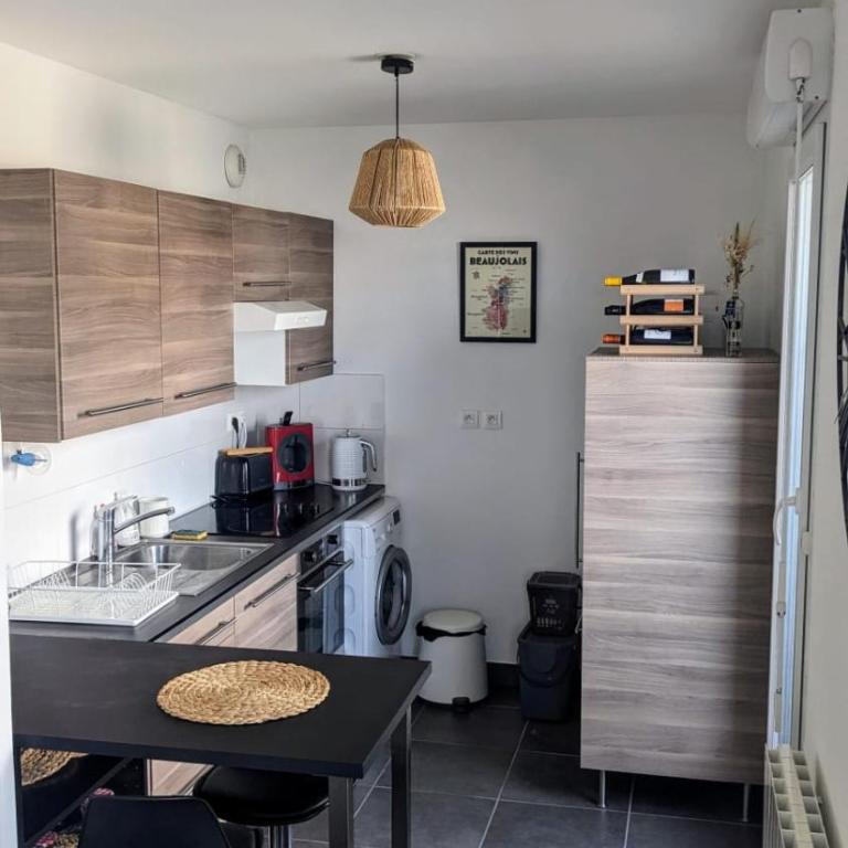 Comfortable apartment near transport - Apartamento - 6