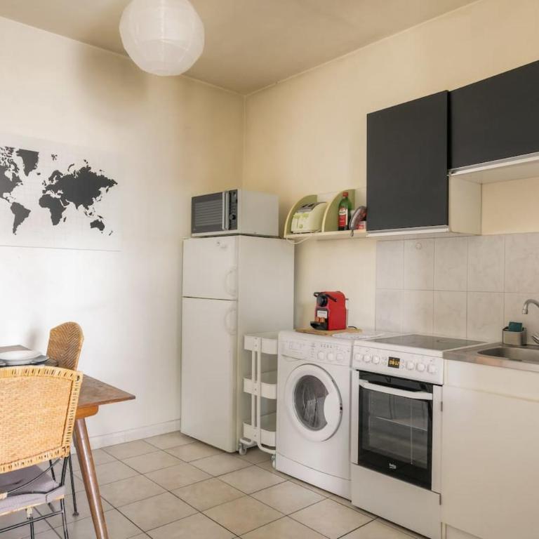 Charming with balcony in the heart of the 7th - Apartment - 6