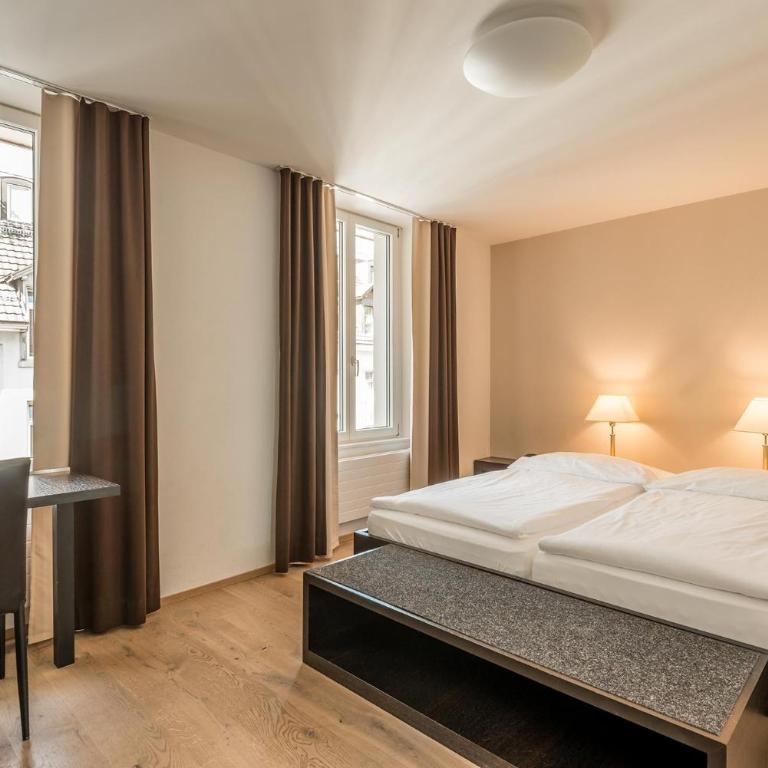 Hotel Alpina Luzern - Vierbettzimmer - 3