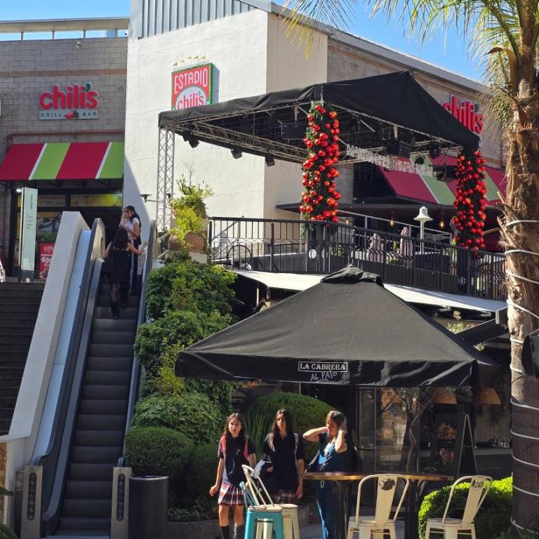 Dpto a pasos del Parque Arauco en Las Condes con Aire acondicionado - Apartamento de 2 dormitorios - 30