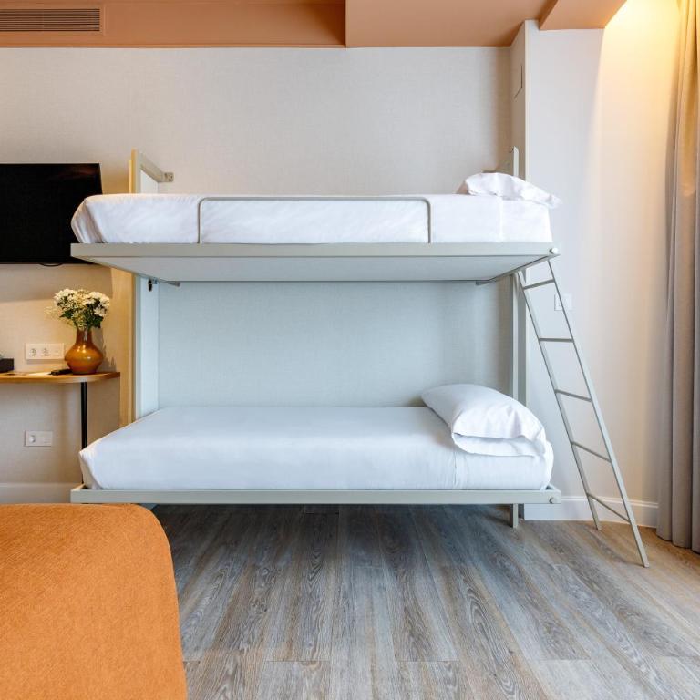 Petit Palace Puerta del Sol - Habitación Deluxe con terraza (4 adultos) - 10