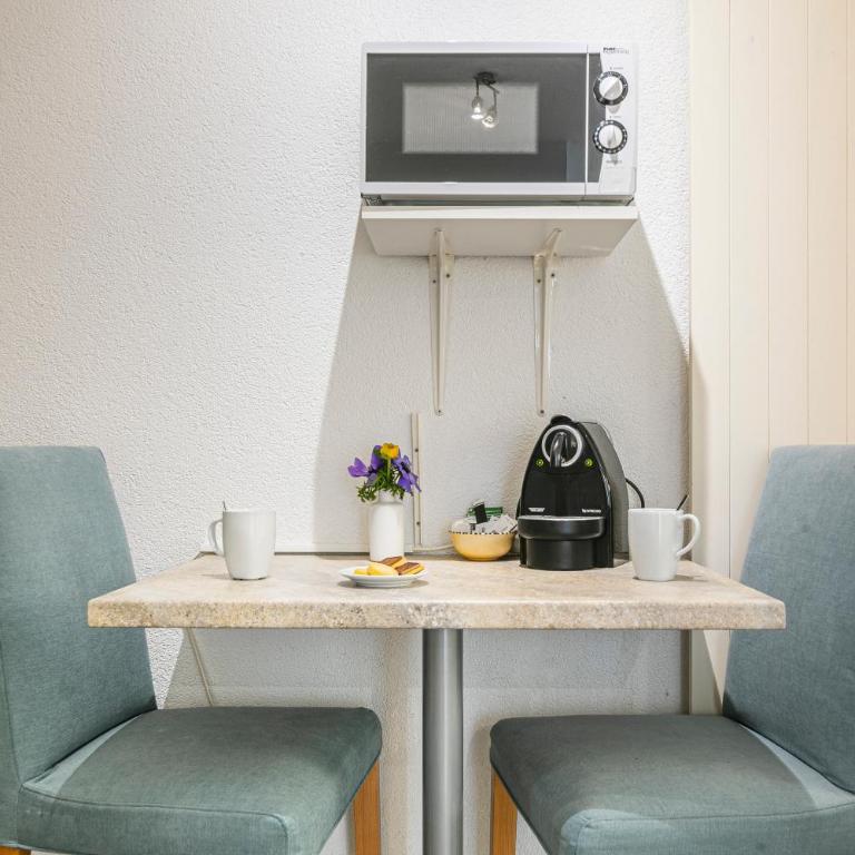 Simplon Residence - Central and Self Check In - Deluxe Studio - 3
