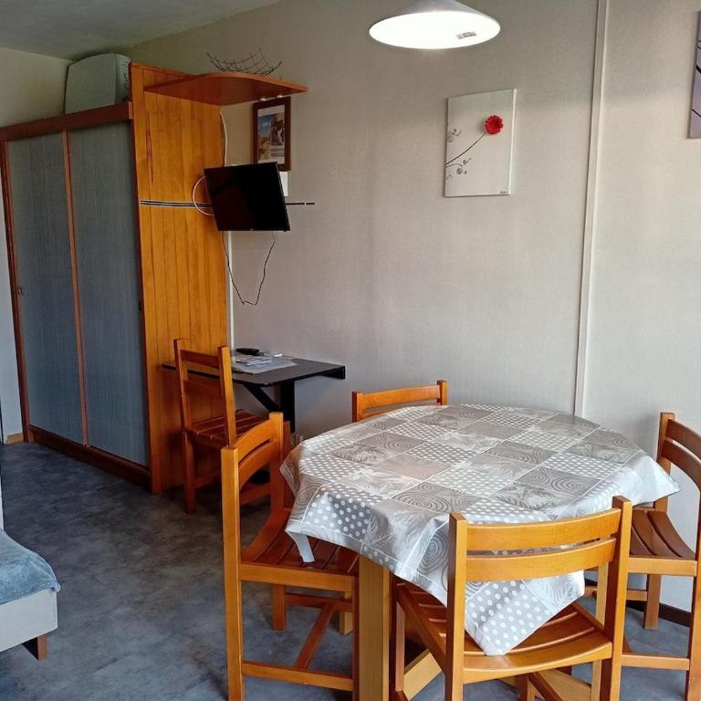 Studio lumineux et cosy avec vue montagne 7è étage - Appartement 2 Chambres - 10