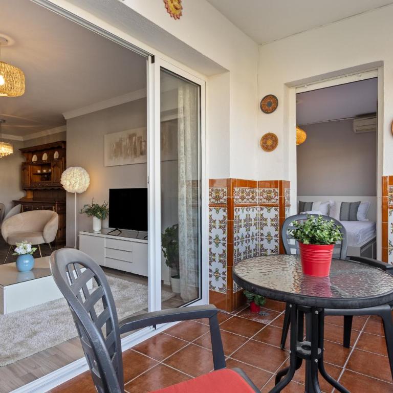 La Roca - Three-Bedroom Apartment - 2