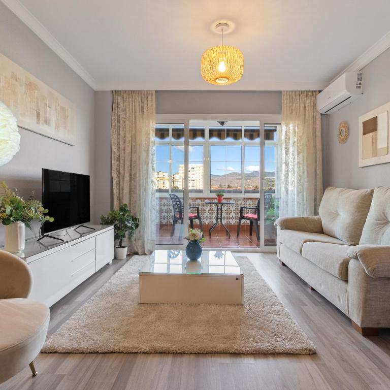 La Roca - Three-Bedroom Apartment - 3