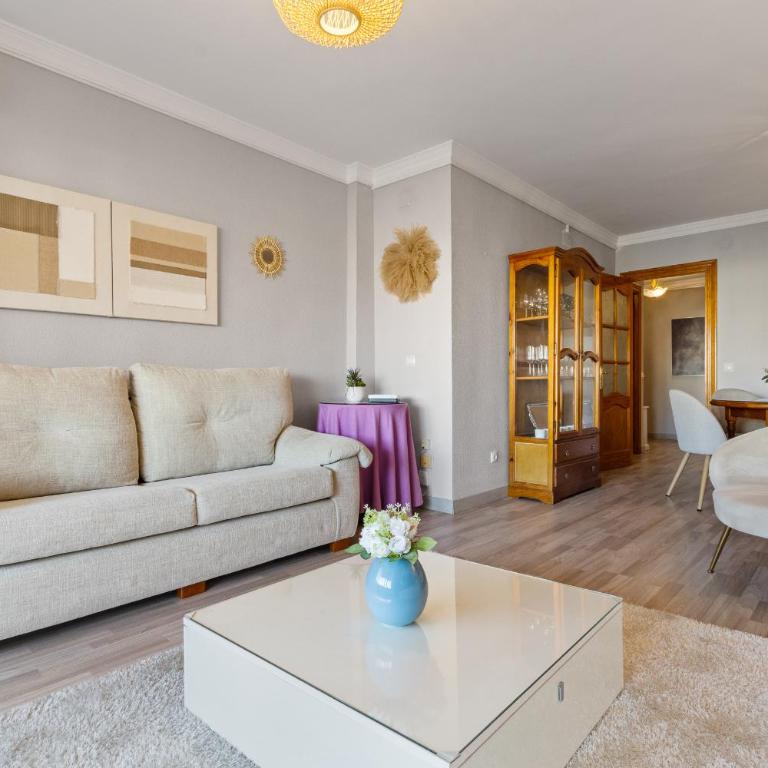 La Roca - Three-Bedroom Apartment - 10