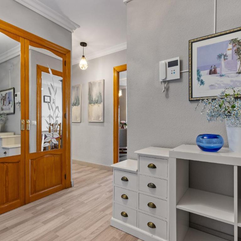 La Roca - Three-Bedroom Apartment - 16