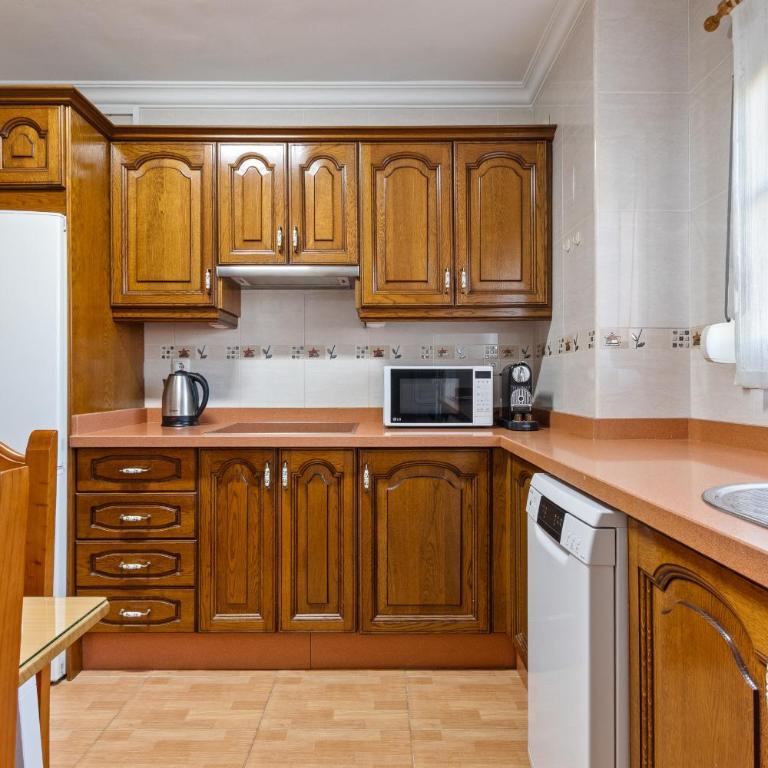 La Roca - Three-Bedroom Apartment - 22