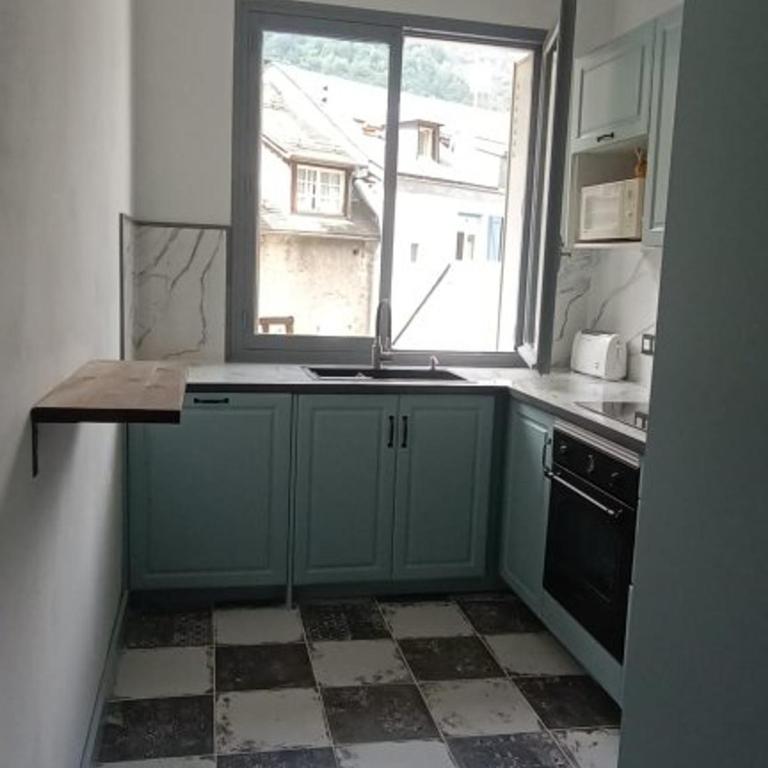 T3 Hyper-Centre Cauterets, 5/7 pers, Parking - FR-1-234-315 - Apartment - 5