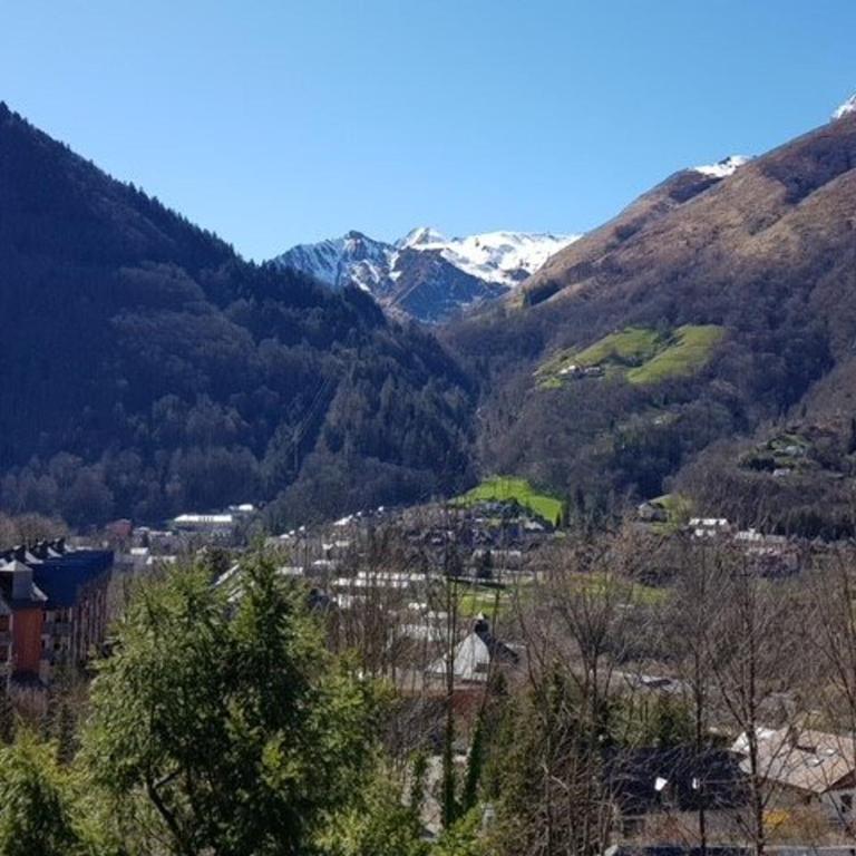 Appartement pour 5 personnes avec vue sur montagnes et village, à Cauterets, proche télécabines - FR-1-812-63 - Appartement - 7