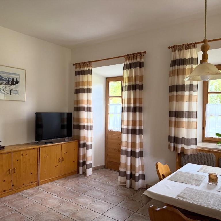 Gästehaus Hausenbauer - Apartment mit schöner Aussicht - 2
