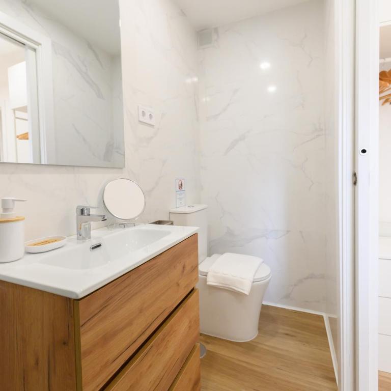 Apartamento de 3 dormitorios GCO69BD - Three-Bedroom Apartment - 60