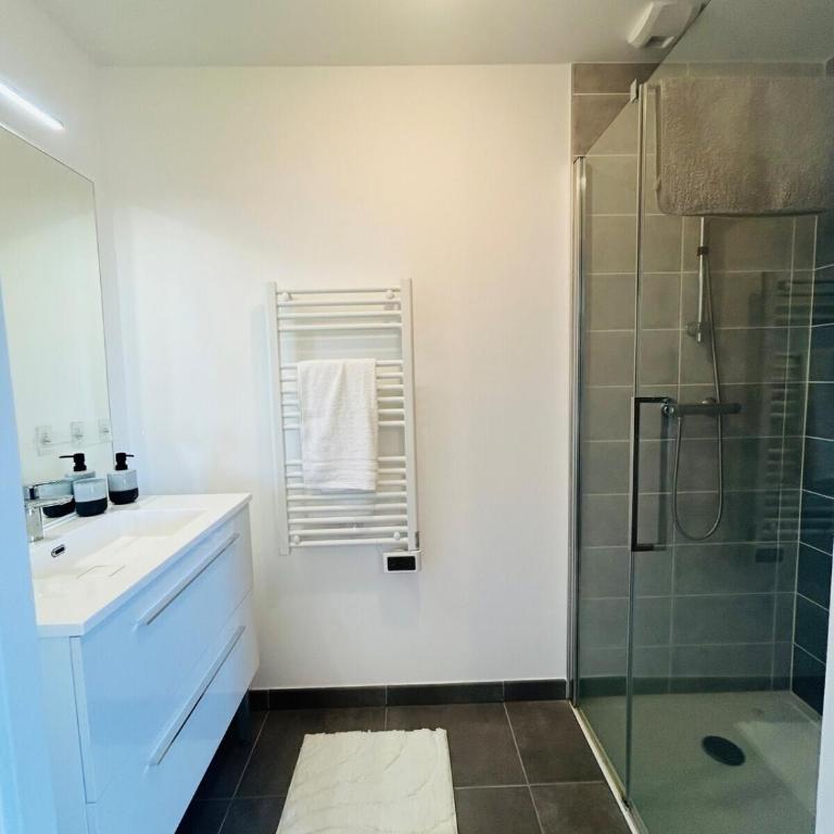 Casa Orgemont - Appartamento con 2 Camere da Letto e Balcone - 10