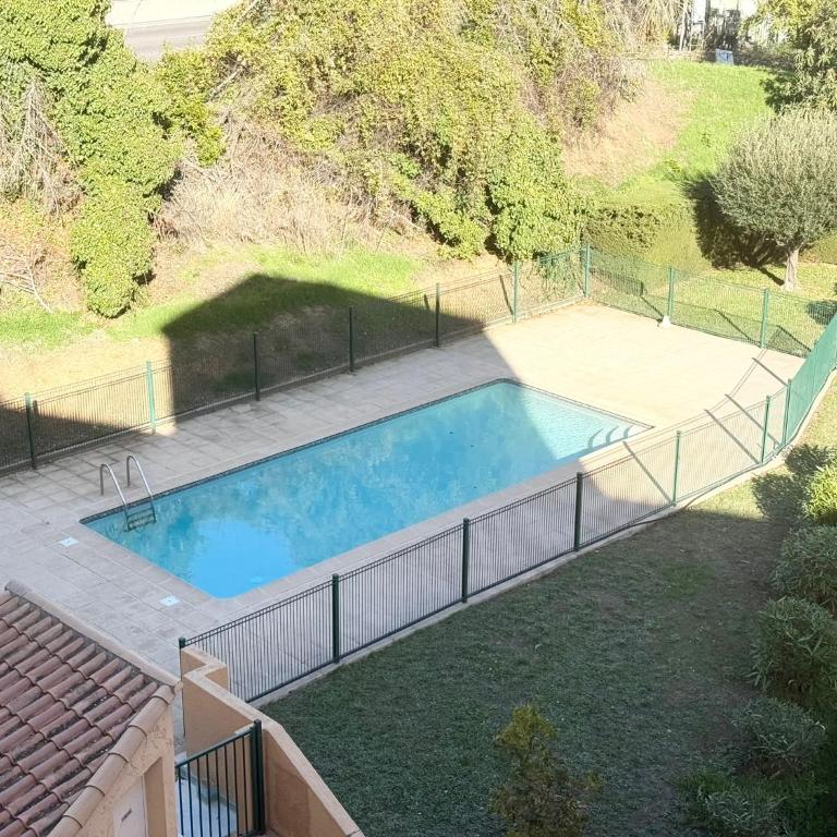 2 pièces cosy avec grande terrasse & piscine - Appartement 1 Chambre - 17