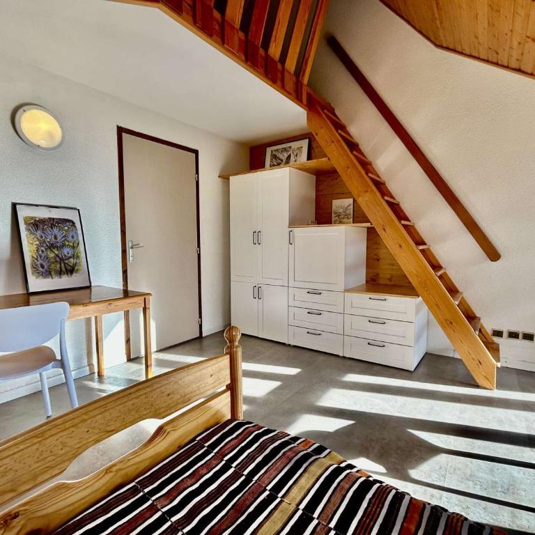 Grand appartement 4 chambres, proche centre et pistes, parking privatif - Appartement 4 Chambres - 16
