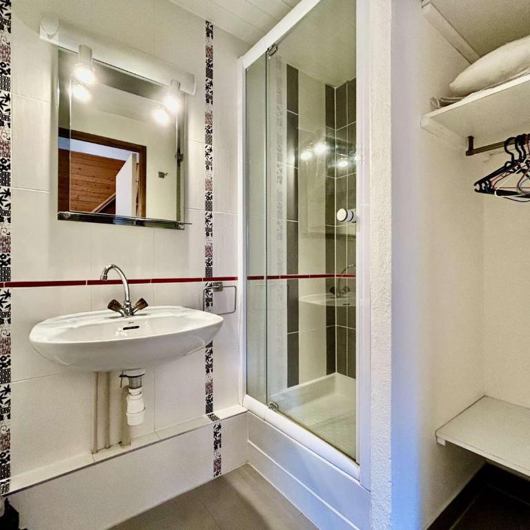 Grand appartement 4 chambres, proche centre et pistes, parking privatif - Appartement 4 Chambres - 18