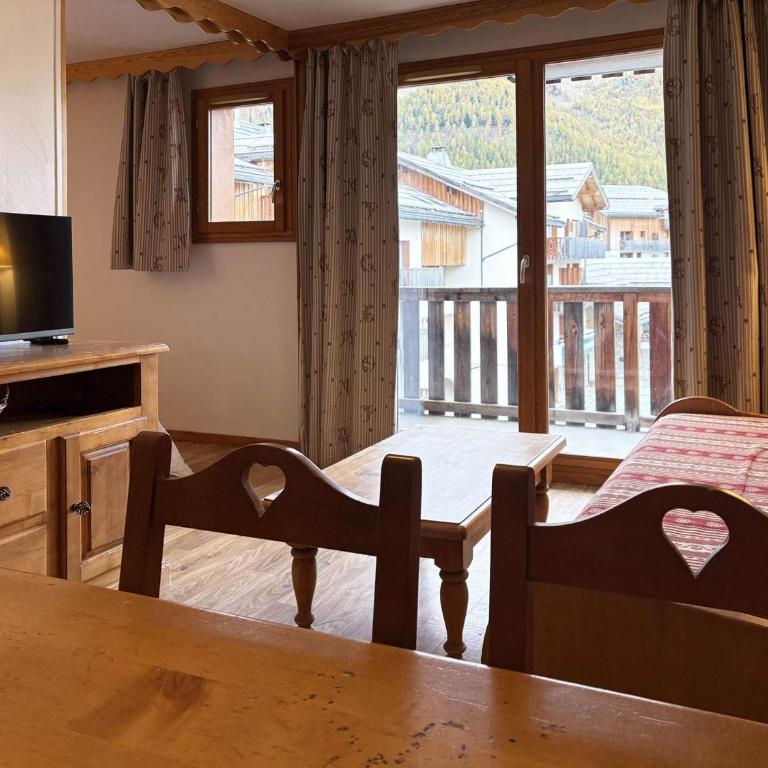 Appartement 6 pers Les Orres 1800 avec piscine et sauna - FR-1-322-639 - Apartamento - 7