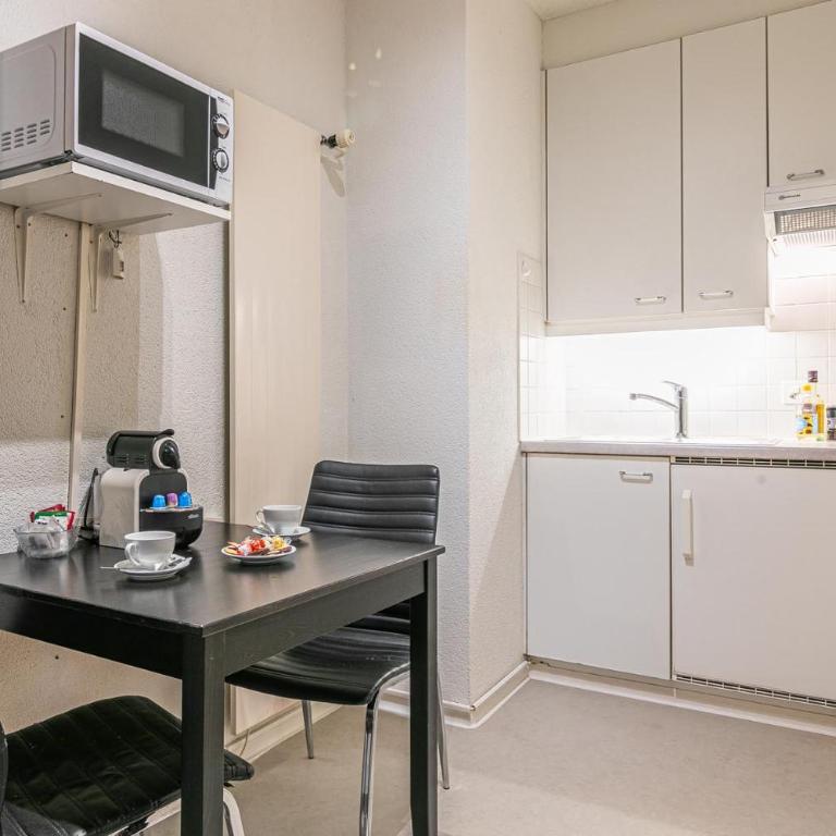 Simplon Residence - Central and Self Check In - Deluxe Studio - 5
