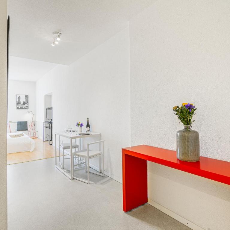 Simplon Residence - Central and Self Check In - Deluxe Studio - 4