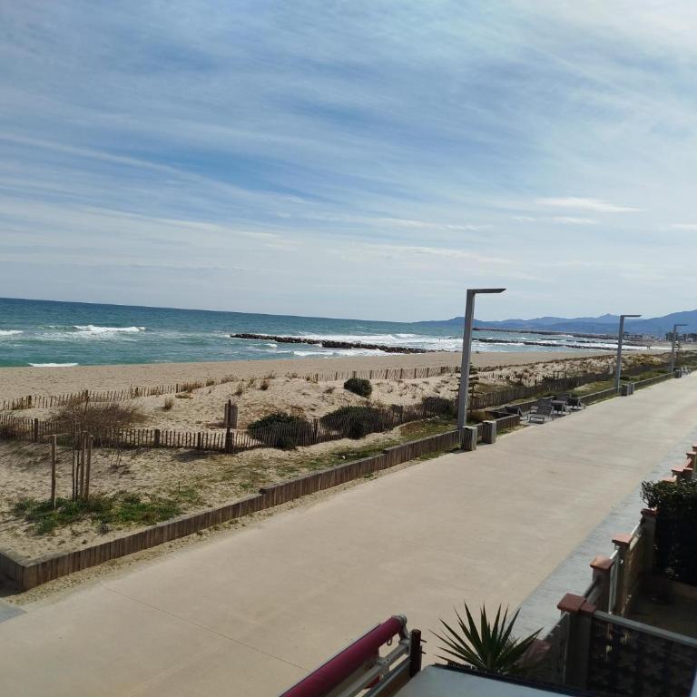 T2 CABINE-Superbe vue mer et accès direct plage proche commerces-6AT28 - Apartment mit Meerblick - 21