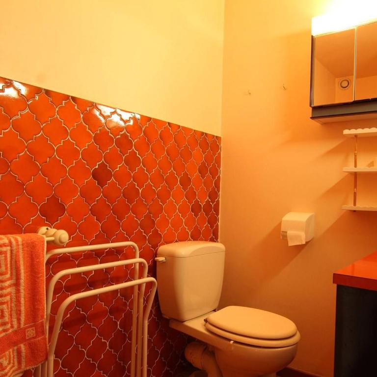 Location idéale, 4 pers à Serre-Chevalier, proche pistes, balcon, TV, coin nuit et casier à ski - Appartement 1 Chambre - 16