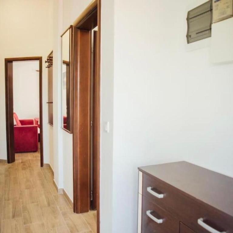 Apartments Tijana - Apartman sa 3 Spavaće Sobe i Balkonom - 13
