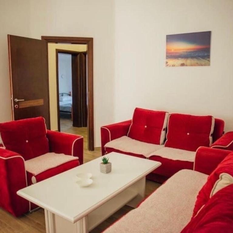 Apartments Tijana - Apartman sa 3 Spavaće Sobe i Balkonom - 1