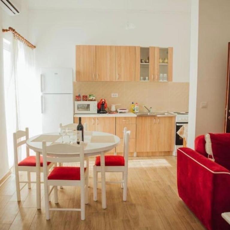 Apartments Tijana - Apartman sa 3 Spavaće Sobe i Balkonom - 3