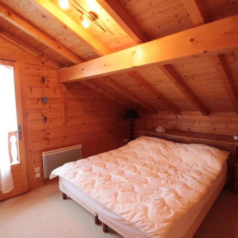 Chalet 3 chambres 8 pers avec cheminée et parking à 1000m des pistes - FR-1-572-49 - Chalet (8 Adultes) - 2