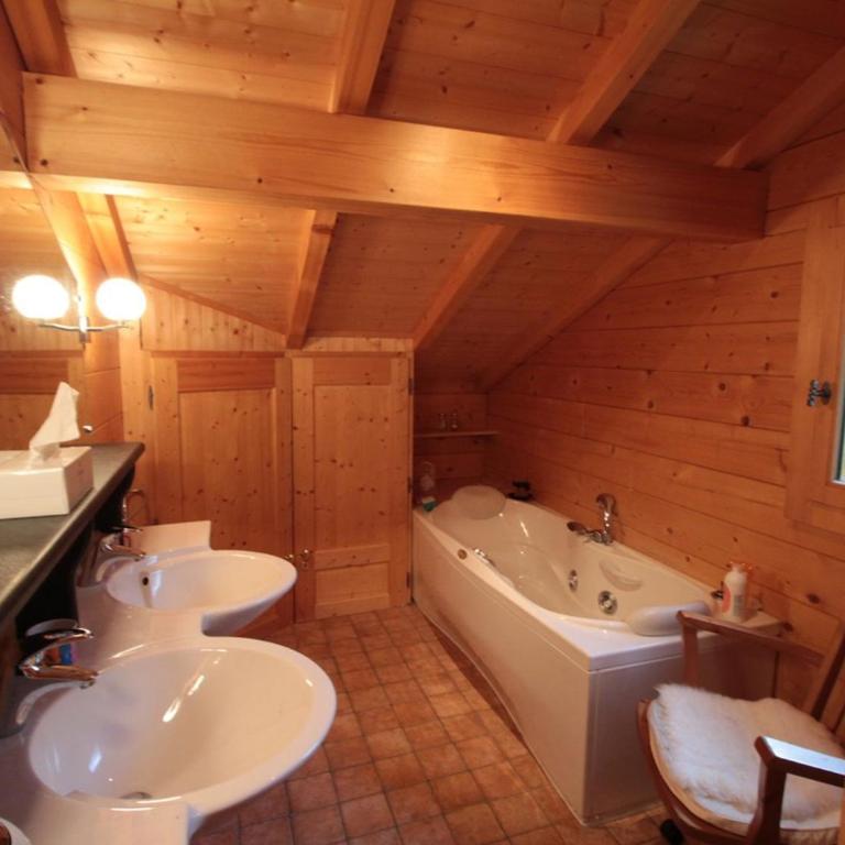 Chalet 3 chambres 8 pers avec cheminée et parking à 1000m des pistes - FR-1-572-49 - Chalet (8 Adultes) - 13